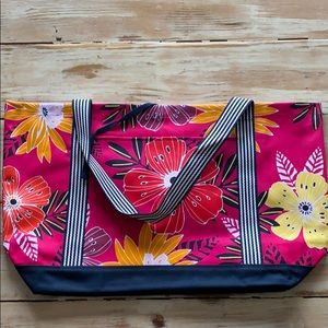 Thirty One Coastal Carry All tropical garden